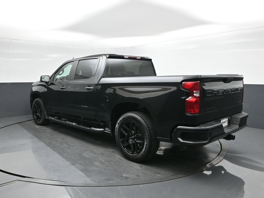 Used 2024 Chevrolet Silverado 1500 Custom w/ Turbomax Blackout Package image 5