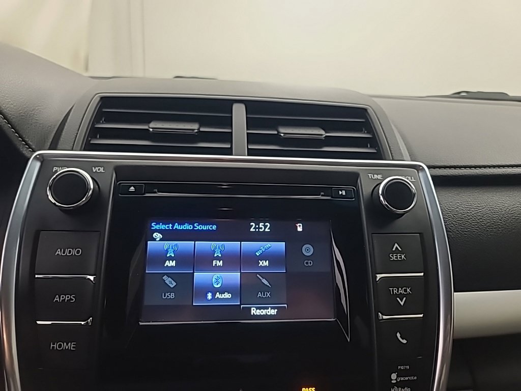 Used 2015 Toyota Camry XSE FWD image 31