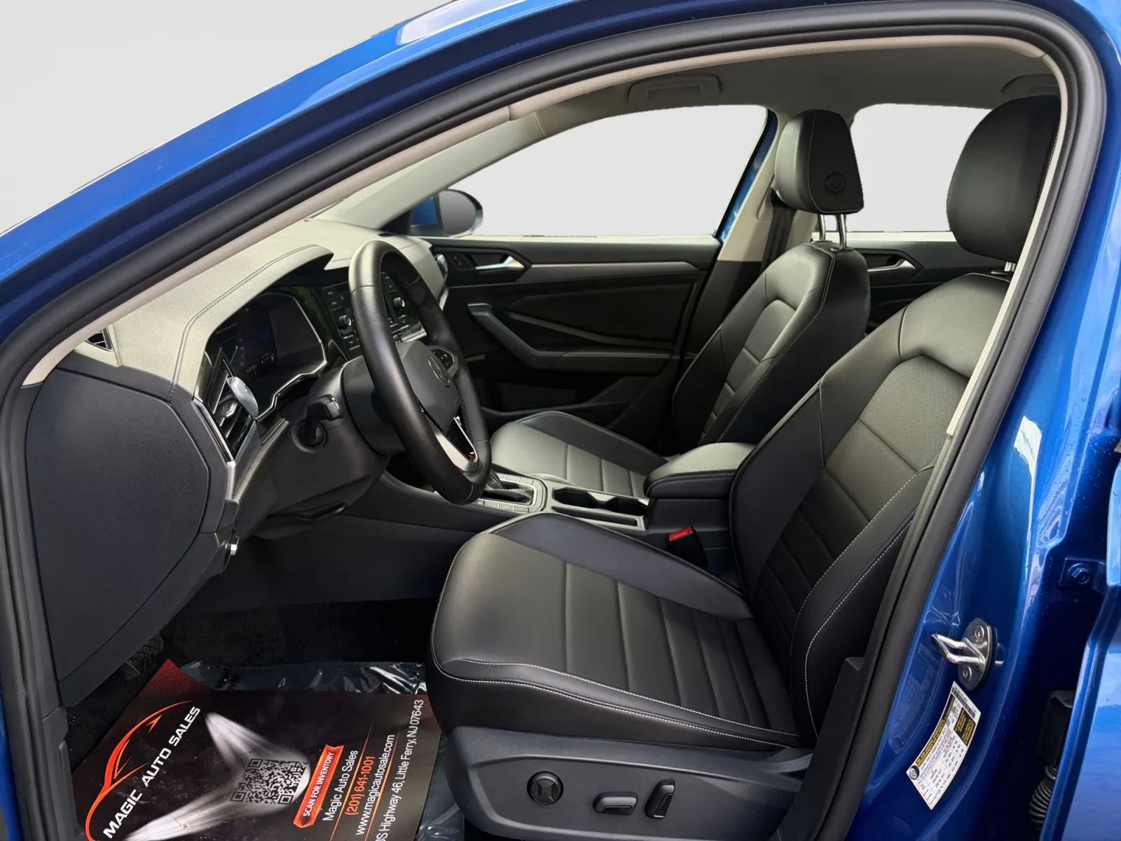 Used 2023 Volkswagen Jetta SE FWD image 12