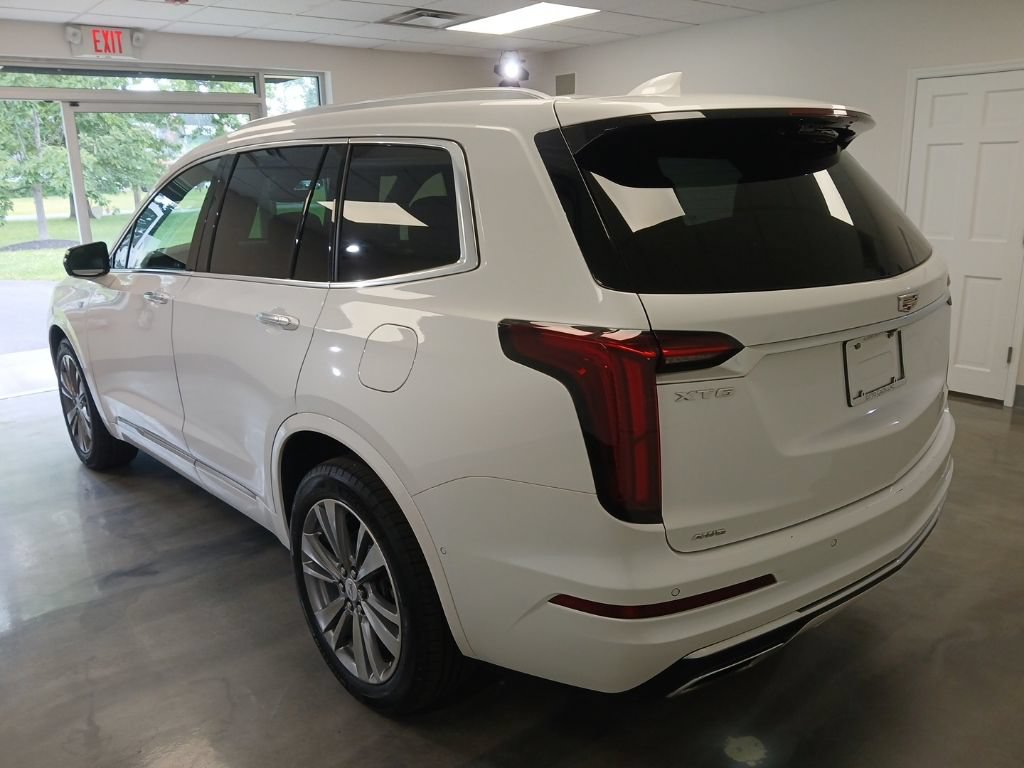 Used 2022 Cadillac XT6 Premium Luxury w/ Technology Package AWD/4WD image 3