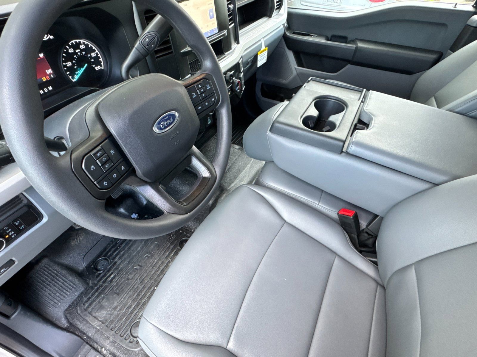 New 2025 Ford F550 4x4 SuperCab Super Duty image 9