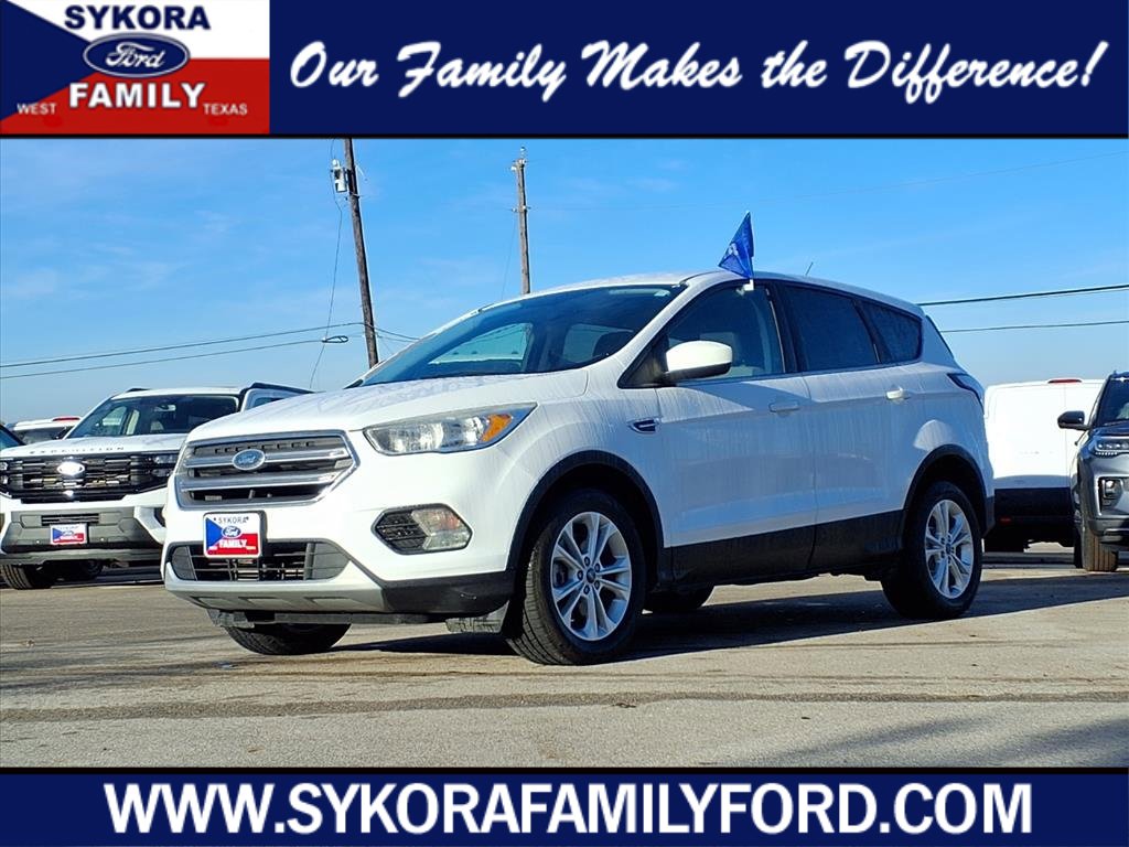 Certified 2017 Ford Escape SE image 1