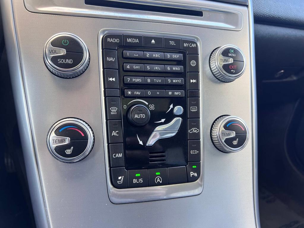 Used 2017 Volvo XC60 T5 Dynamic w/ Preferred Option Package image 16