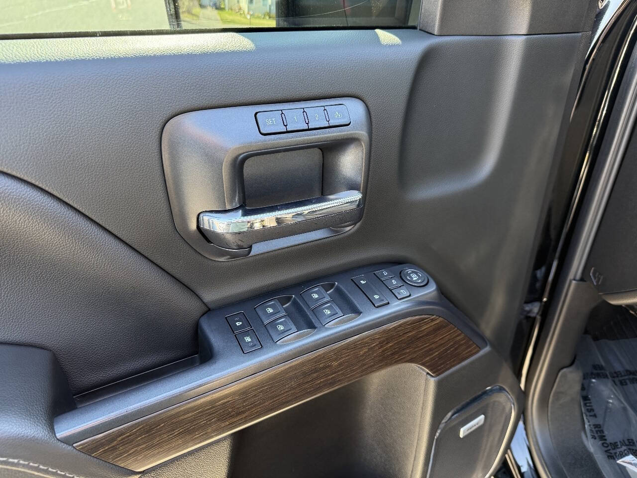 Used 2019 GMC Sierra 3500 Denali w/ Suspension Package, Off-Road AWD/4WD image 19