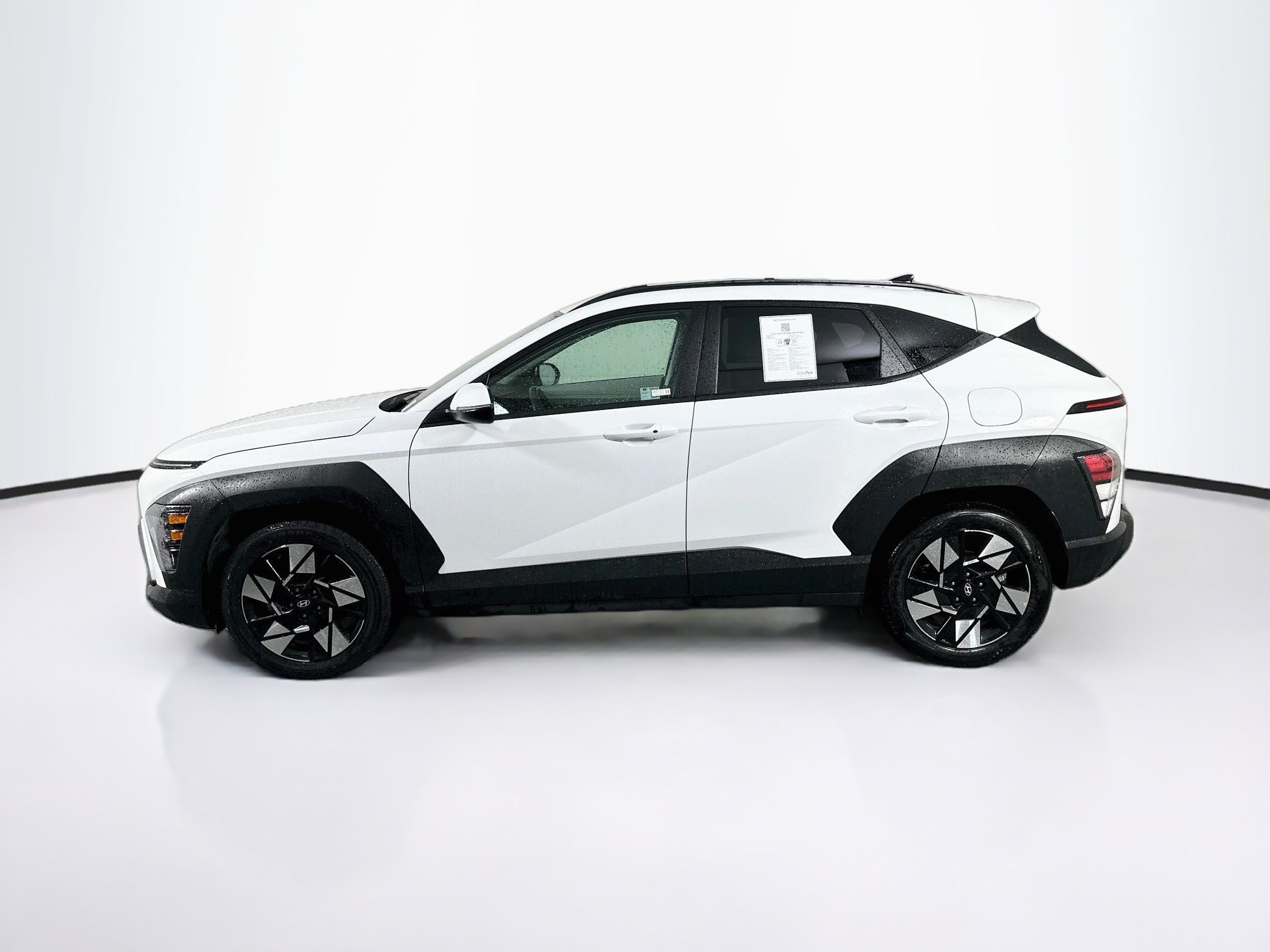 Used 2025 Hyundai Kona SEL FWD image 4