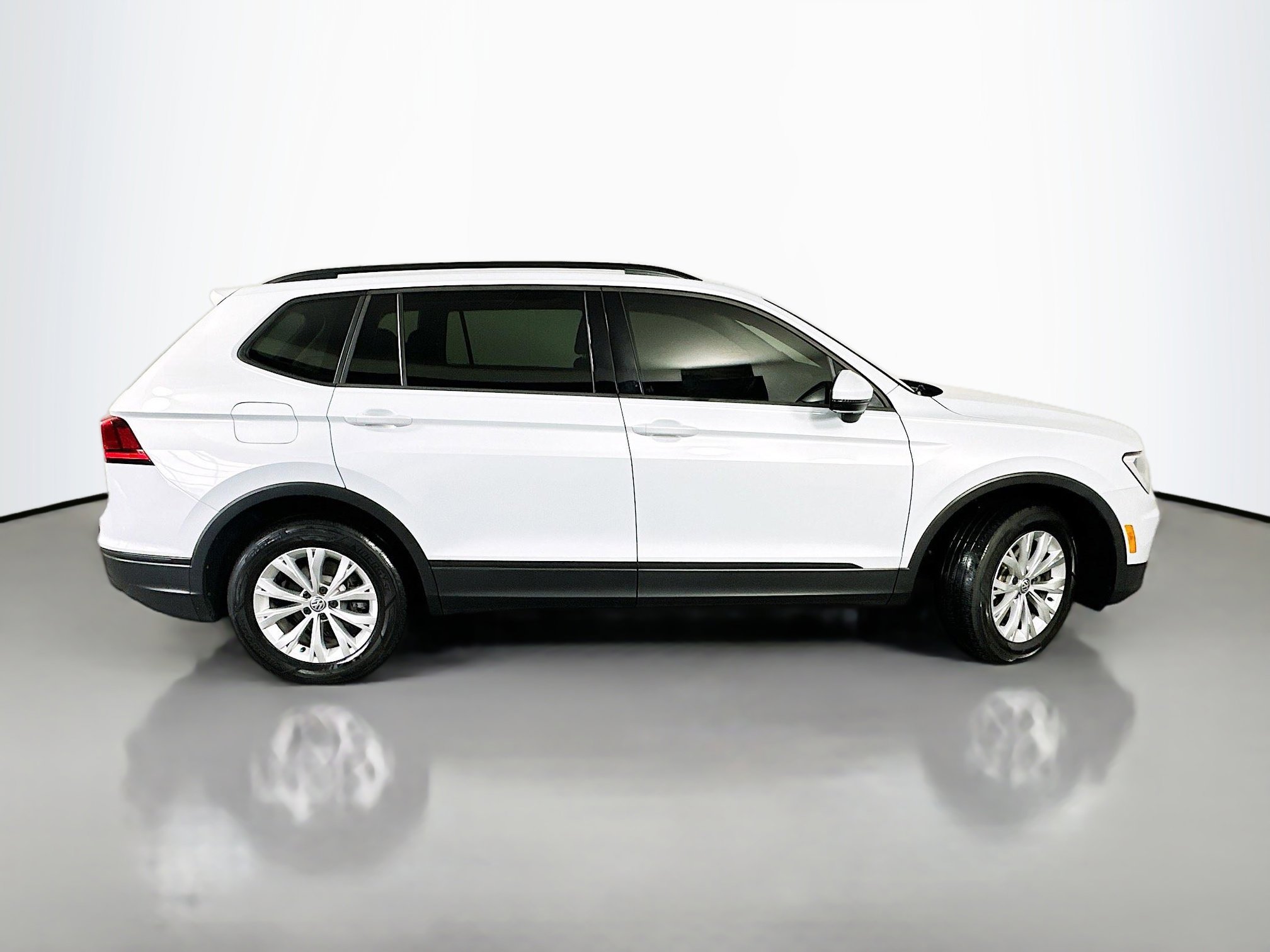 Used 2018 Volkswagen Tiguan S AWD/4WD image 8