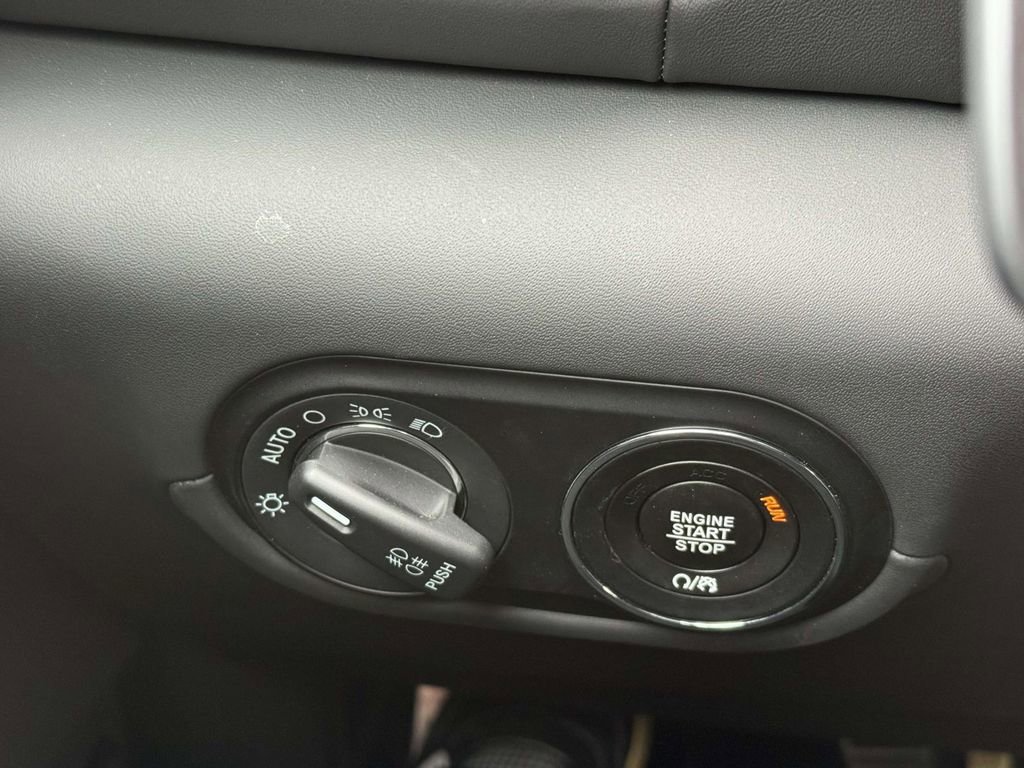 Used 2022 Maserati Levante Modena image 23