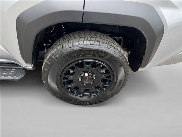 Certified 2025 Toyota 4Runner TRD Off-Road Premium AWD/4WD image 9