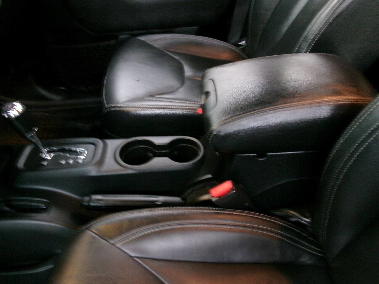 Used 2016 Jeep Wrangler Unlimited Rubicon image 20