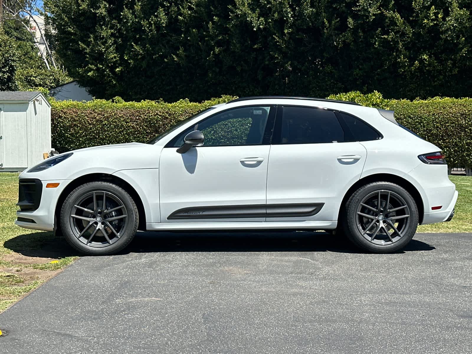 New 2026 Porsche Macan AWD/4WD image 2