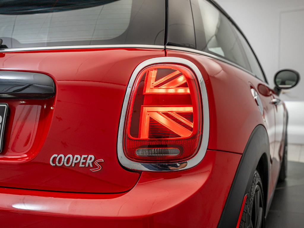 Used 2021 MINI Cooper S w/ 6.5" Touchscreen Package FWD image 14