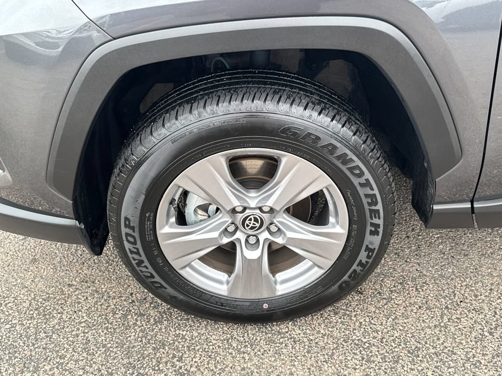 Used 2025 Toyota RAV4 LE AWD/4WD image 40