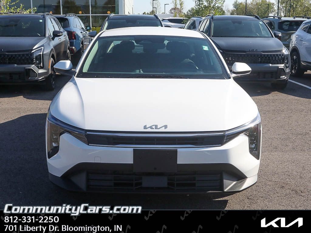 New 2025 Kia K4 LXS image 9