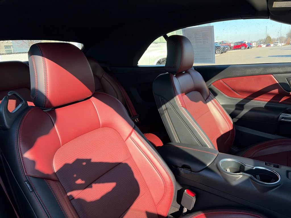 Used 2025 Ford Mustang Premium image 12
