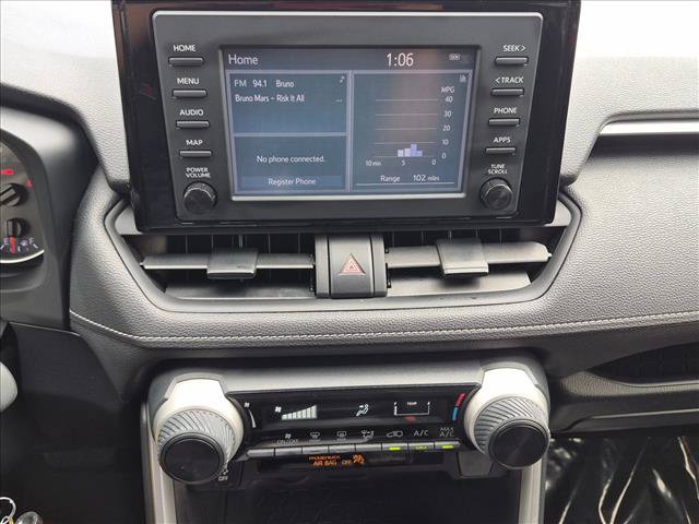 Used 2019 Toyota RAV4 LE FWD image 13