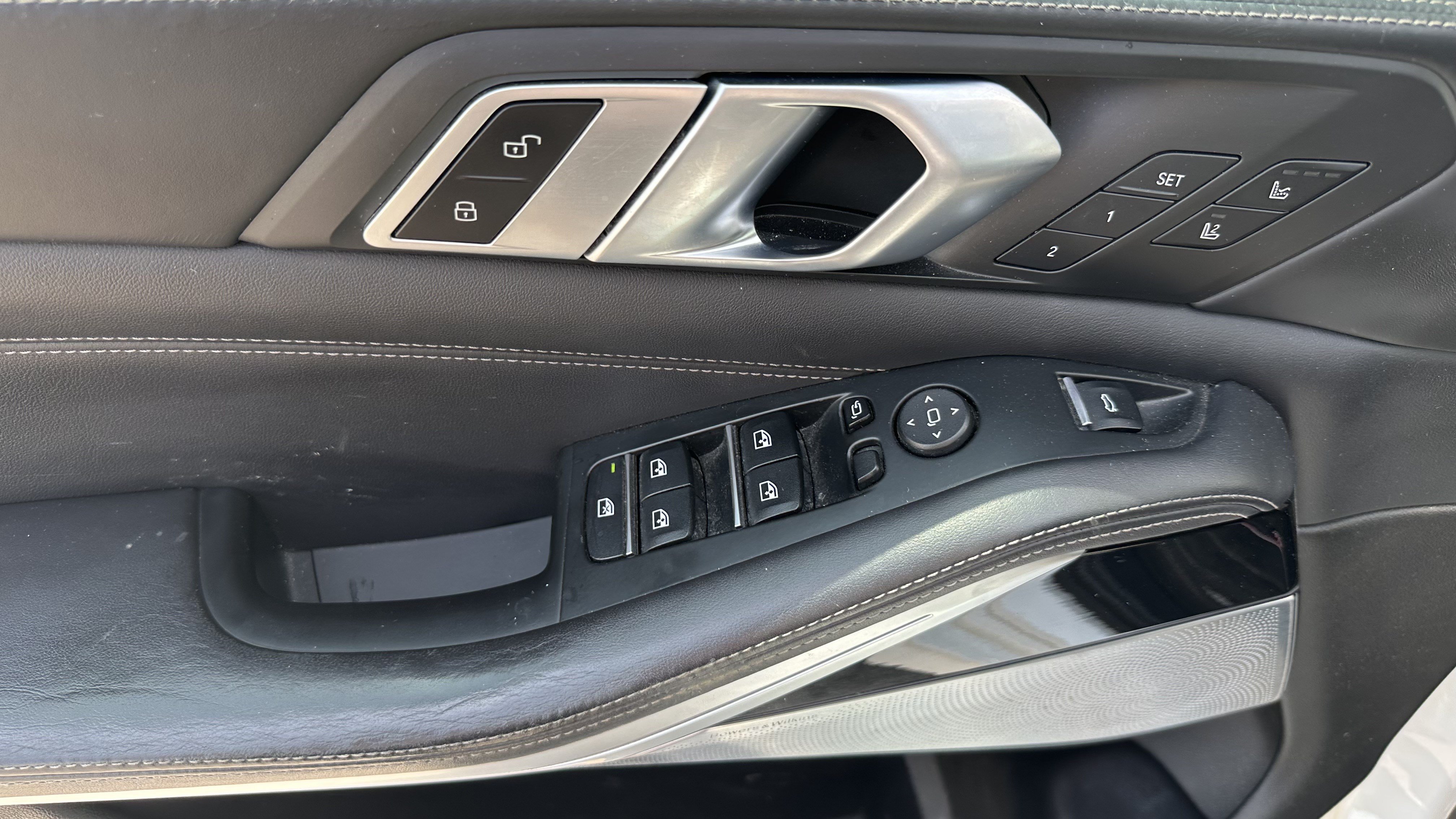 Used 2020 BMW X5 M50i AWD/4WD image 17