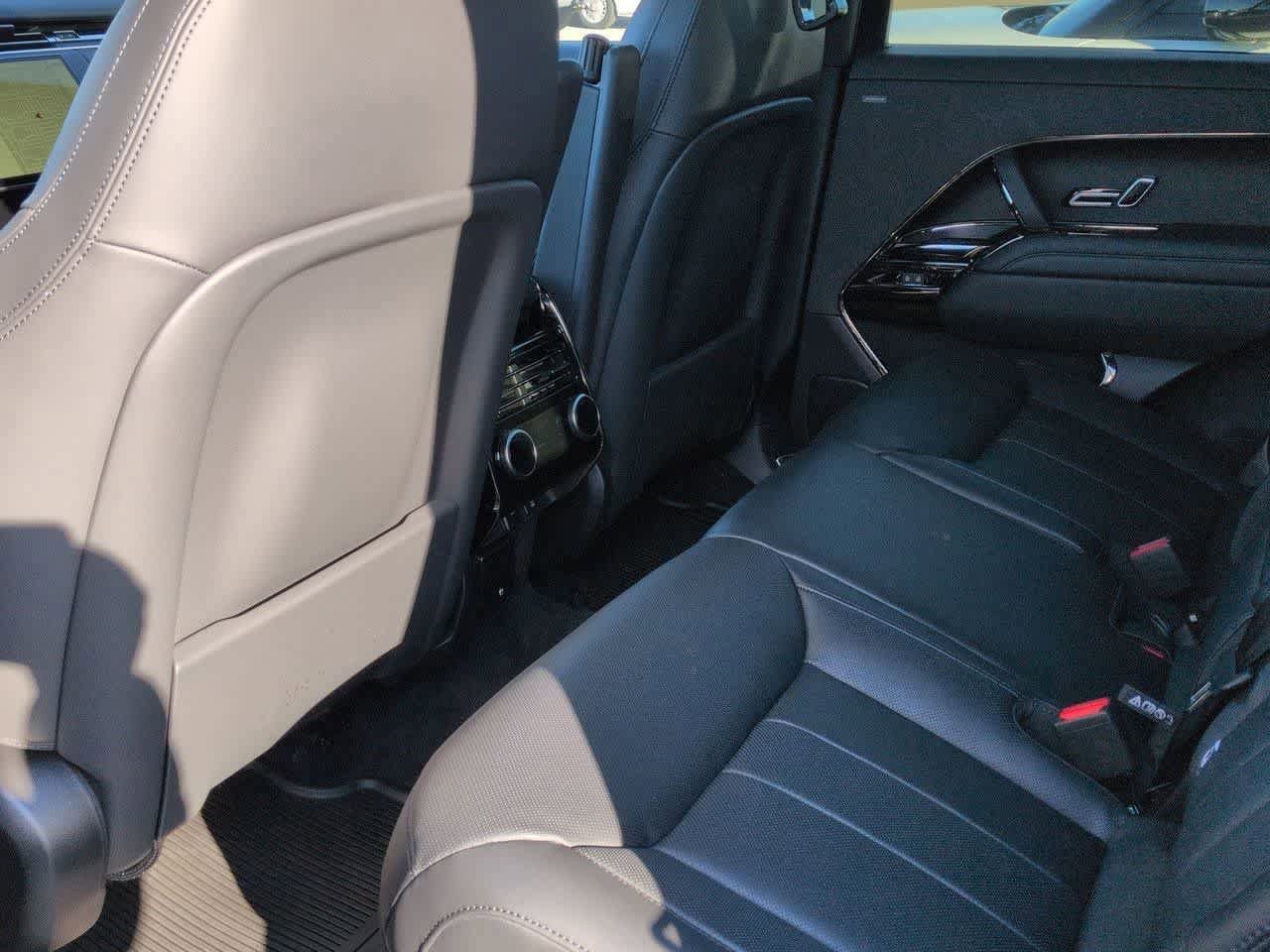 New 2026 Land Rover Range Rover Sport SE AWD/4WD image 18