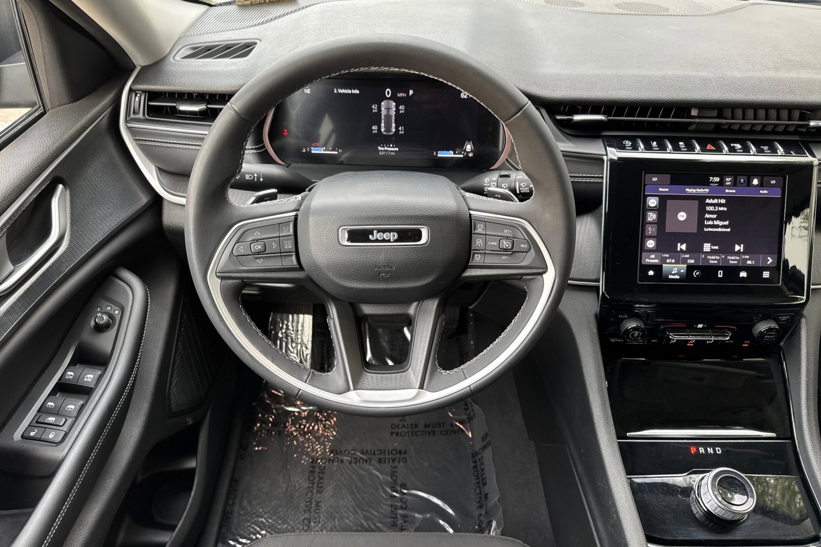 Used 2023 Jeep Grand Cherokee Laredo image 16