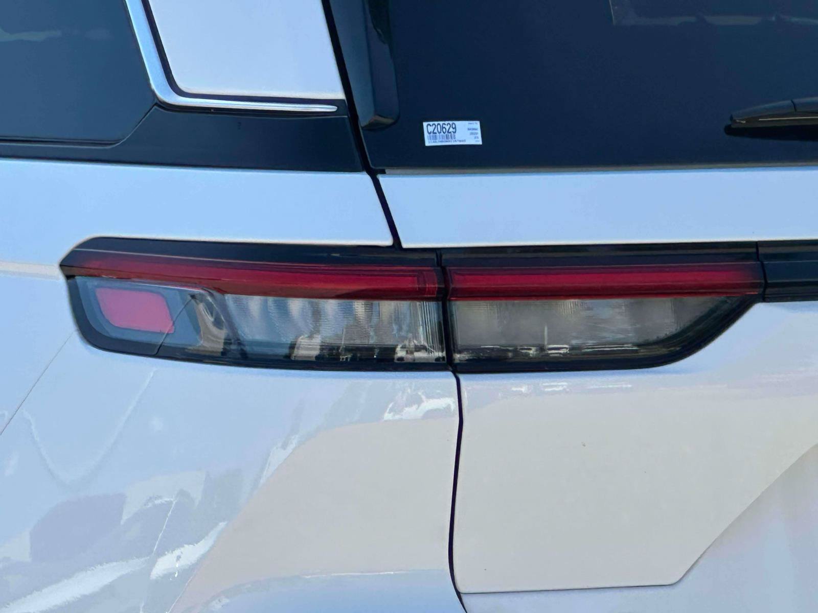 Used 2024 Jeep Grand Cherokee Limited AWD/4WD image 9
