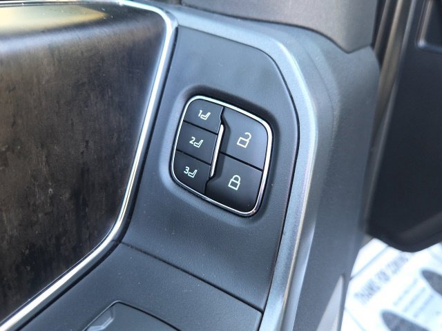 Used 2023 Ford F250 Lariat w/ Lariat Ultimate Package AWD/4WD image 19