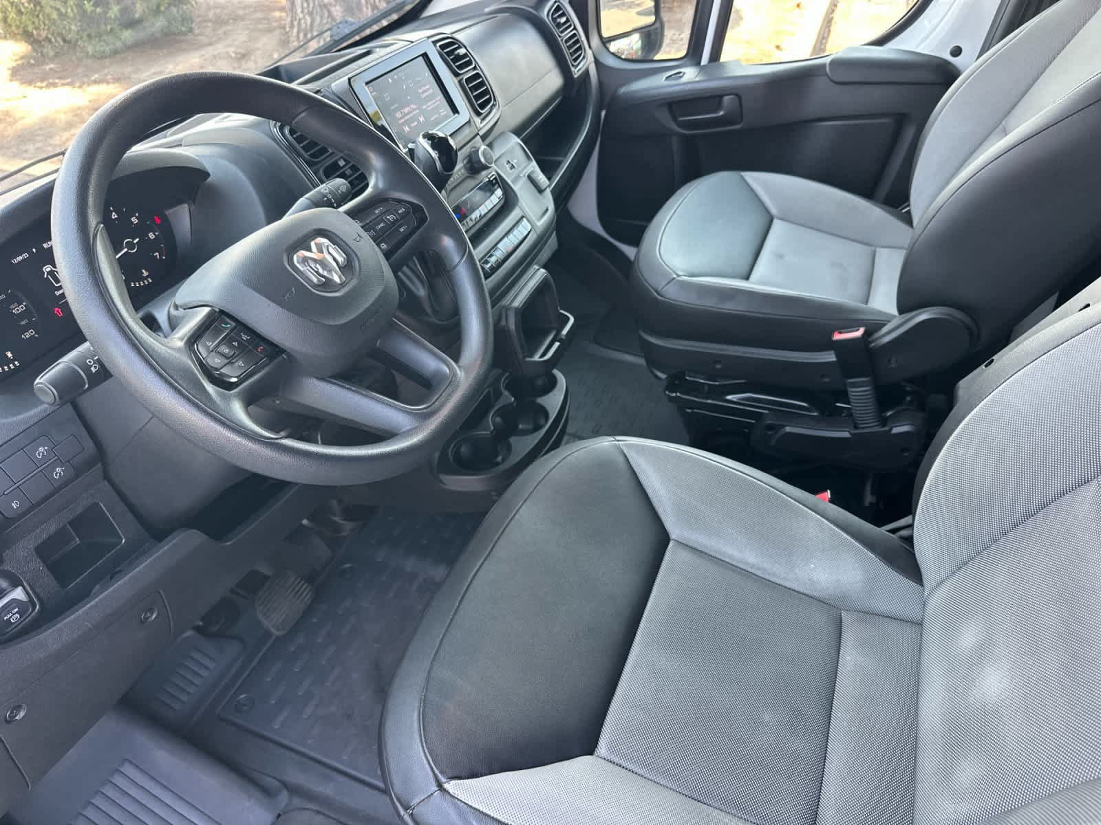 Used 2025 RAM ProMaster 2500 w/ Convenience Group FWD image 11