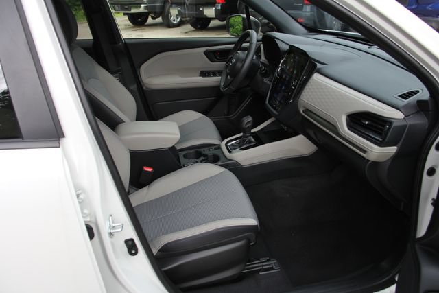 Certified 2025 Subaru Forester Premium AWD/4WD image 36