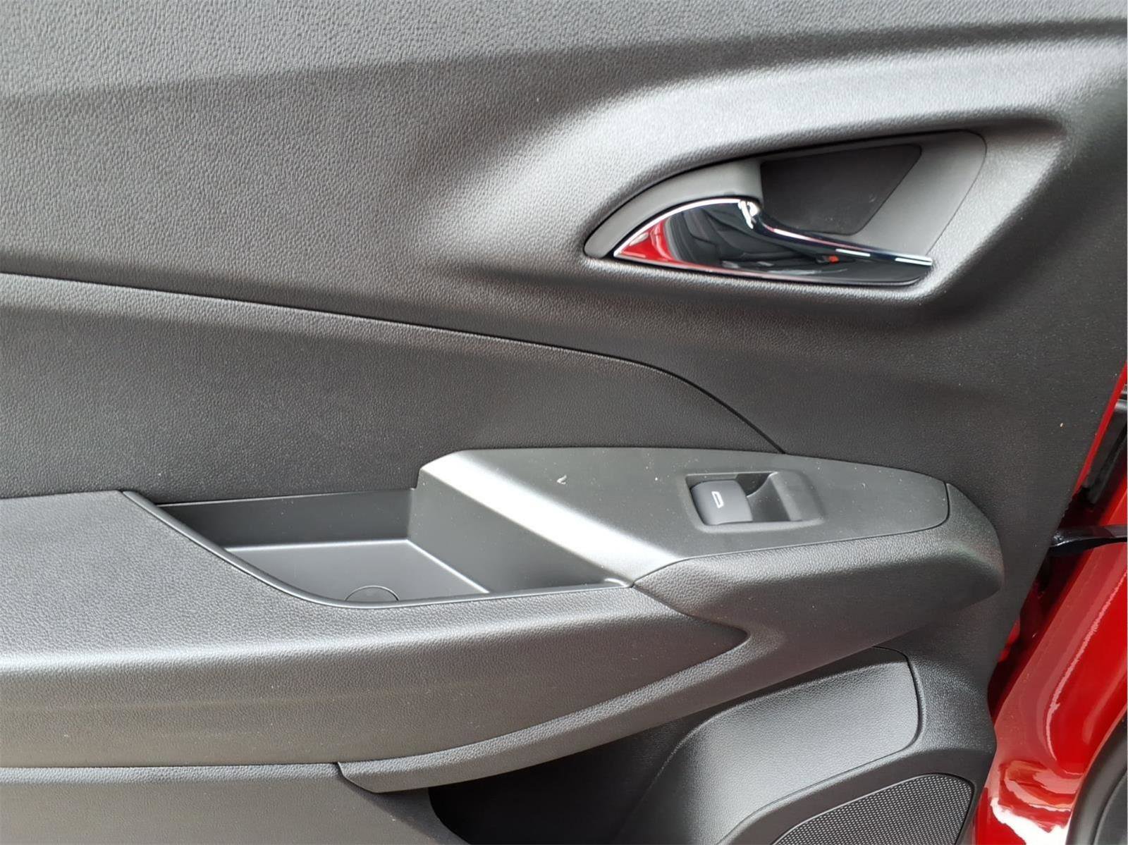 New 2026 Chevrolet Trax RS image 9