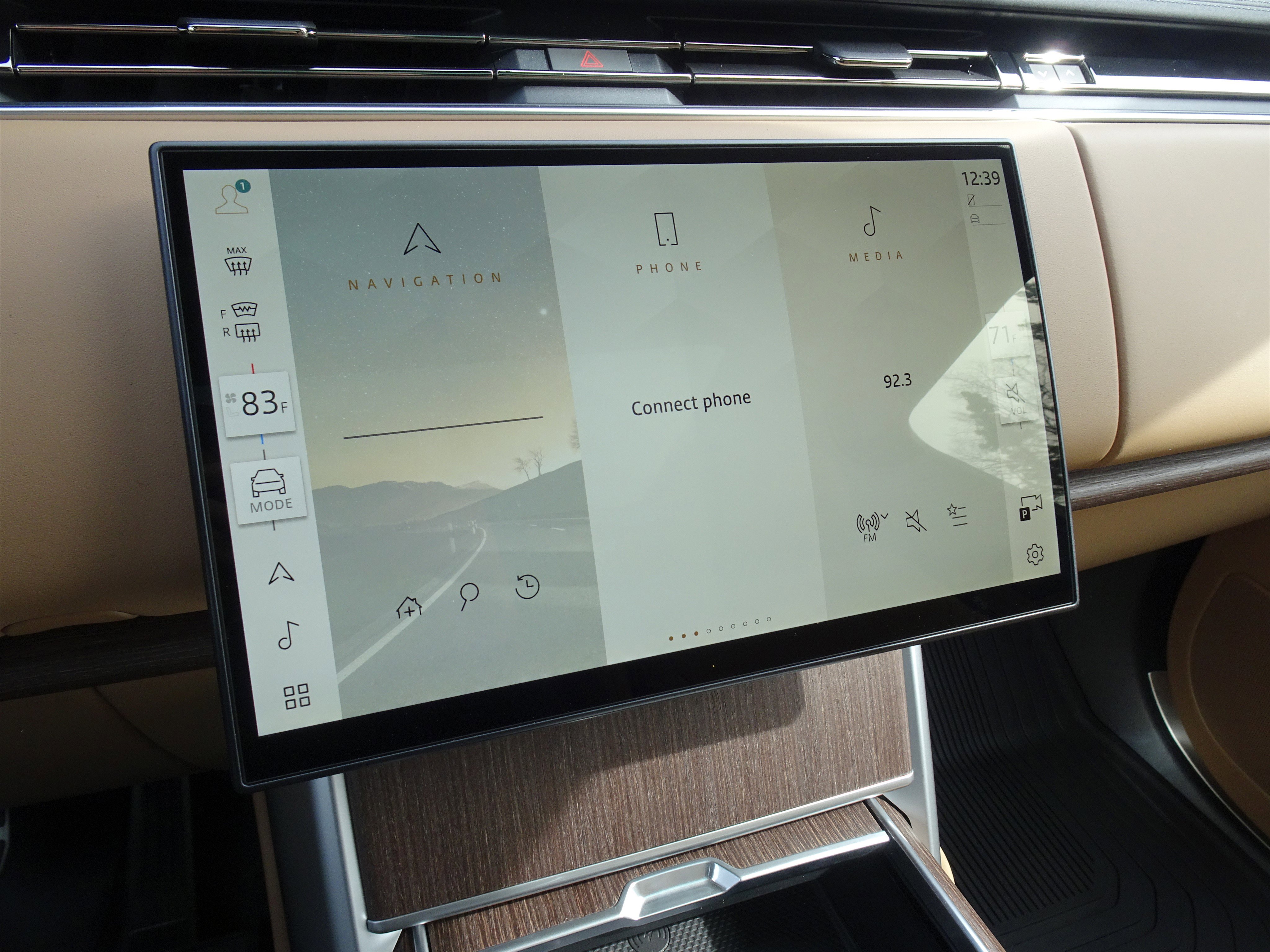 New 2026 Land Rover Range Rover Long Wheelbase SE image 3