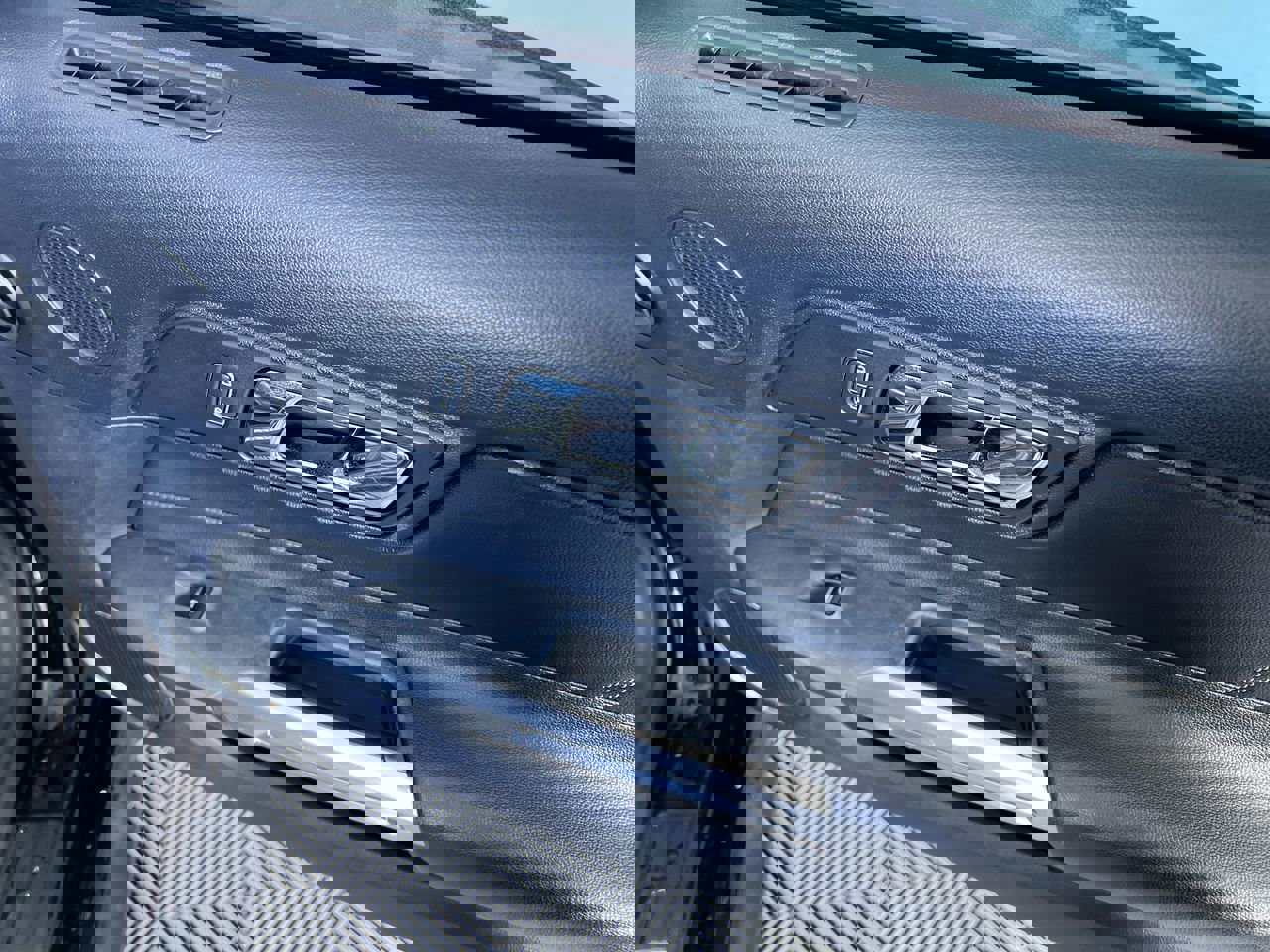 Used 2016 Ford Mustang Premium image 28