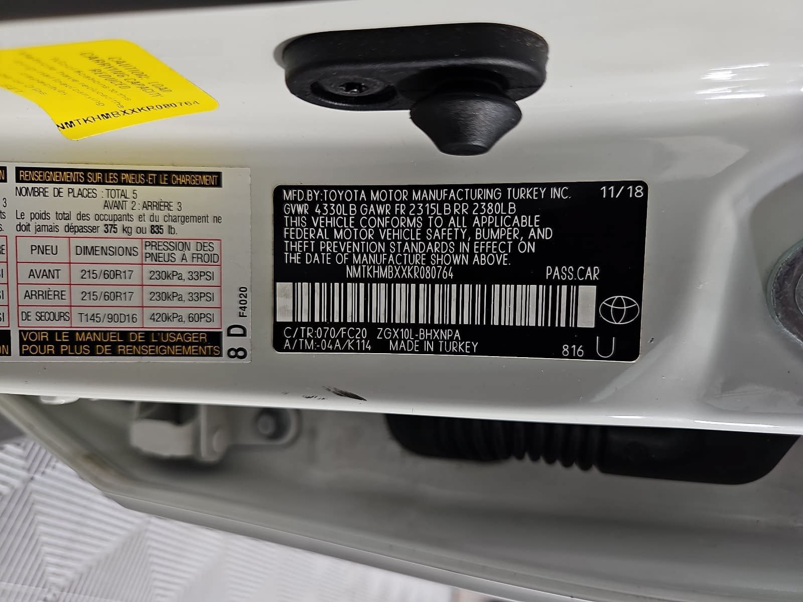 Used 2019 Toyota C-HR LE FWD image 32