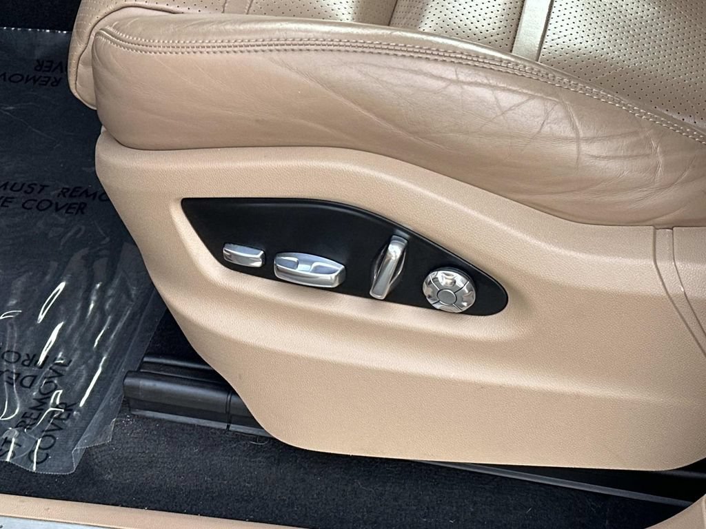 Used 2019 Porsche Cayenne AWD/4WD image 18