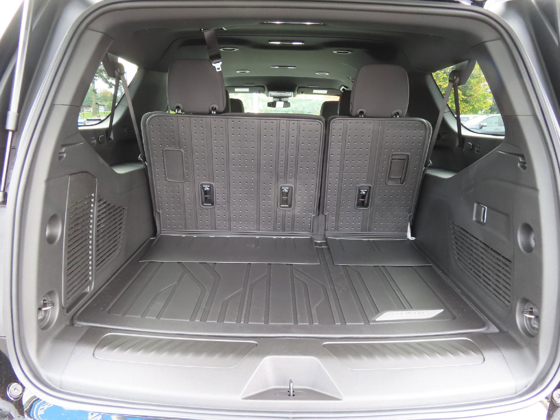 New 2026 Chevrolet Suburban LS w/ LPO, Dark Essentials Package image 31