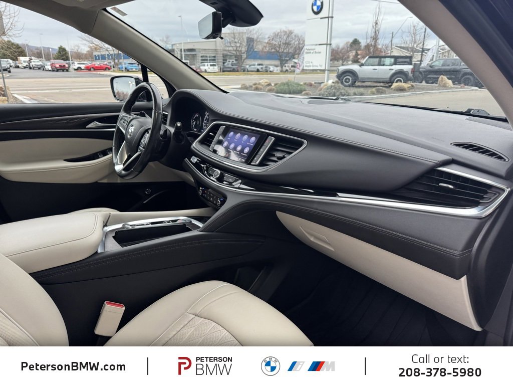 Used 2022 Buick Enclave Avenir w/ Avenir Technology Package image 16