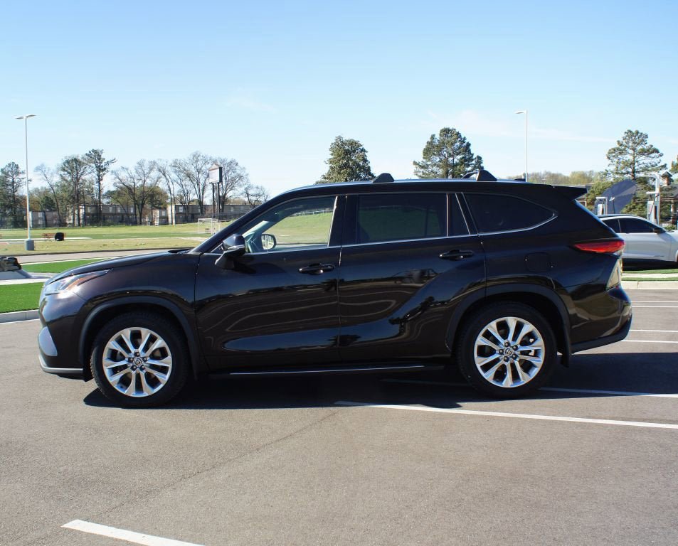 Used 2022 Toyota Highlander Limited AWD/4WD image 14