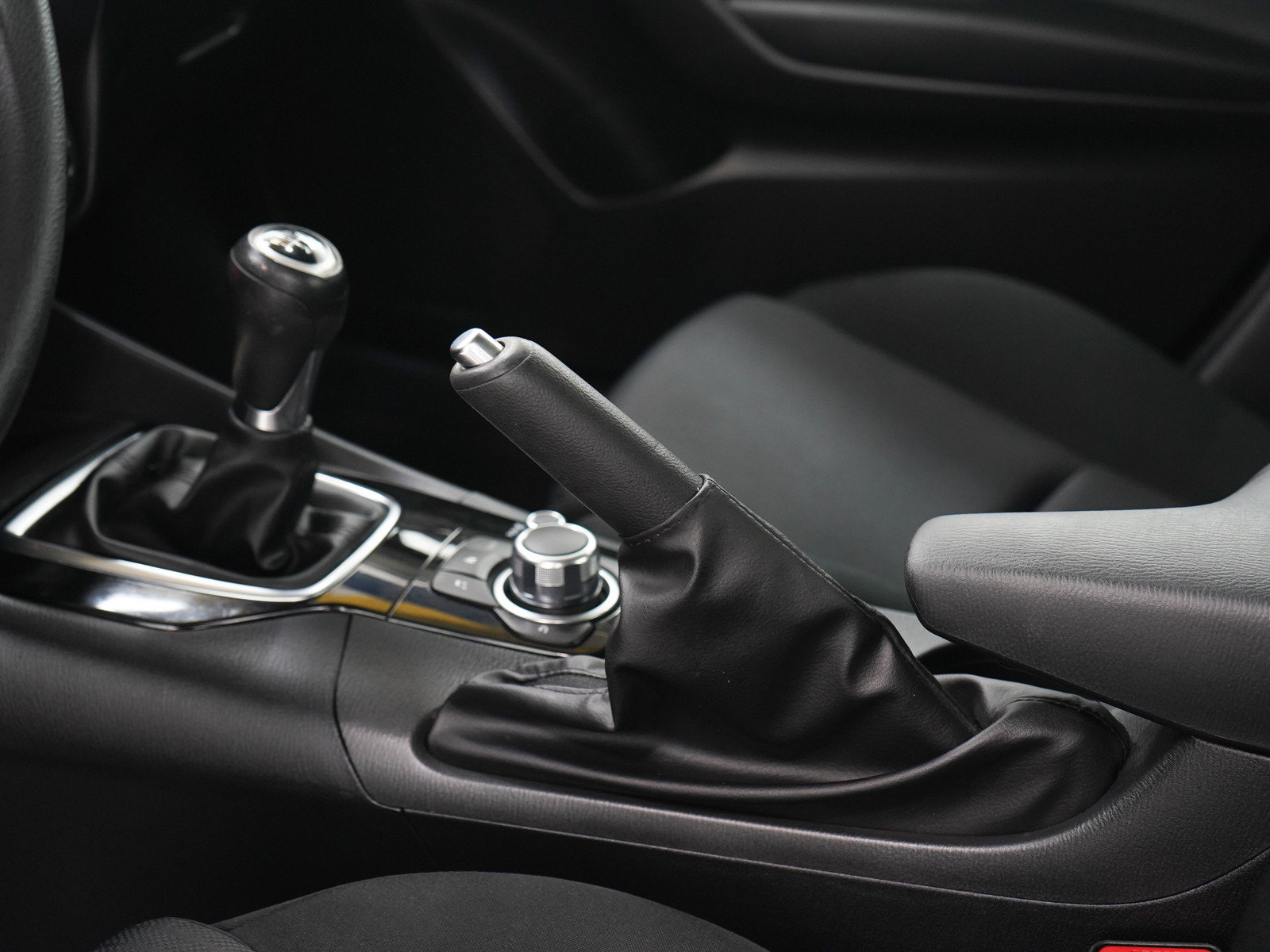 Used 2015 MAZDA MAZDA3 i Sport FWD image 22