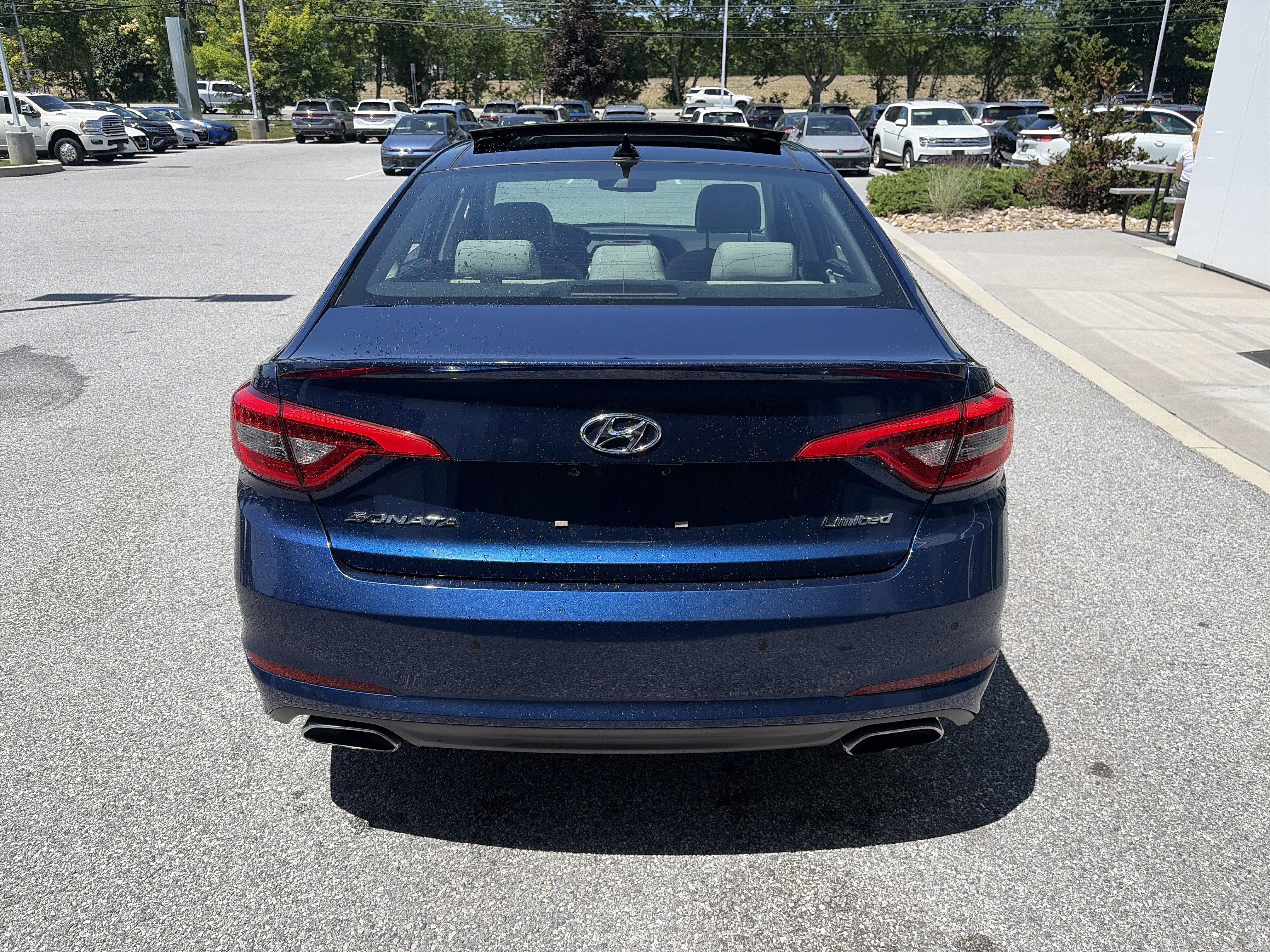 Used 2015 Hyundai Sonata Limited w/ Option Group 06 FWD image 5