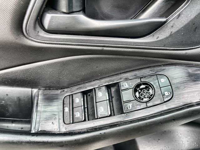 Used 2024 Nissan Rogue S image 17