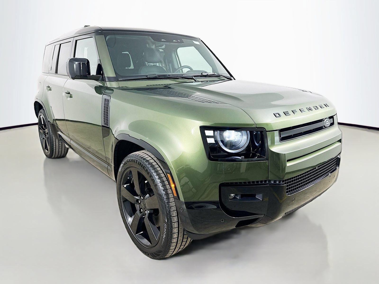 New 2026 Land Rover Defender 110 X-Dynamic SE AWD/4WD image 3