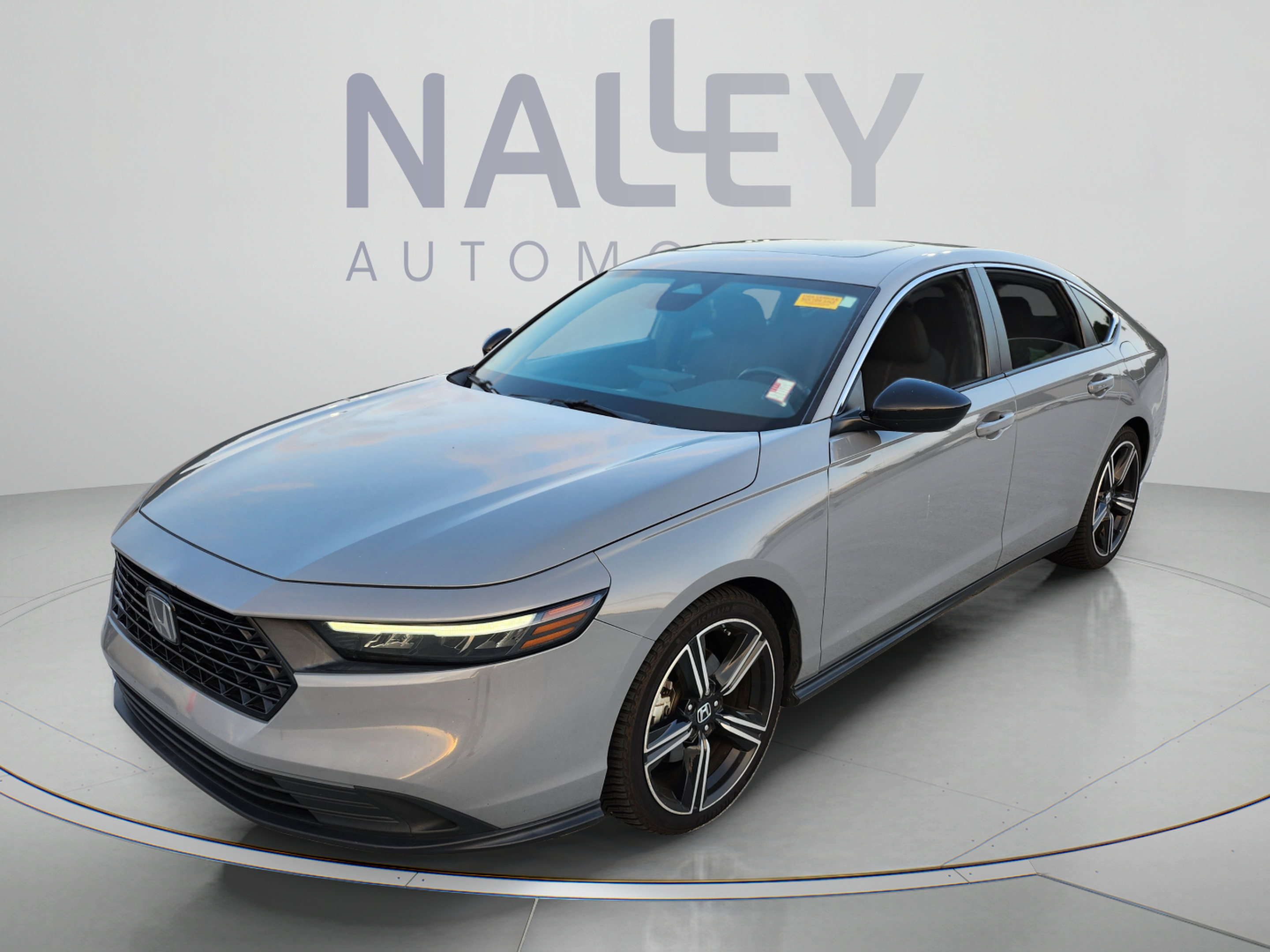Used 2024 Honda Accord Sport image 1