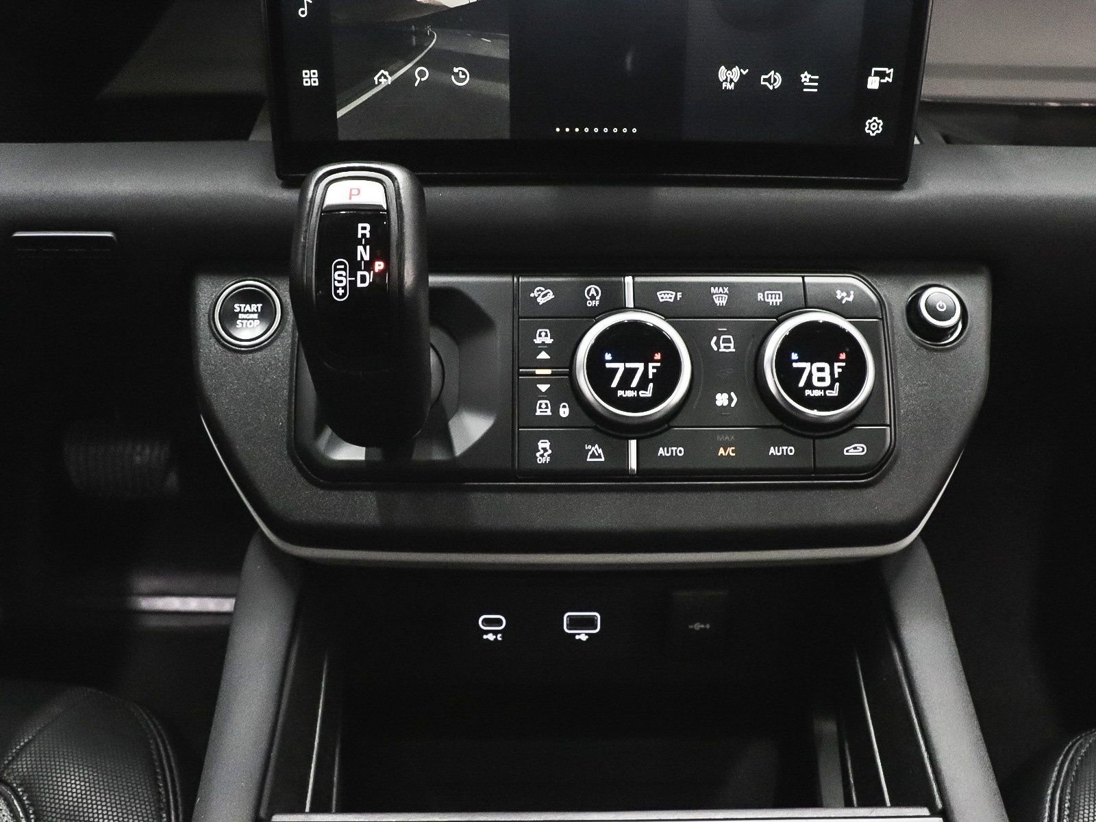 Used 2023 Land Rover Defender 130 X-Dynamic SE image 39