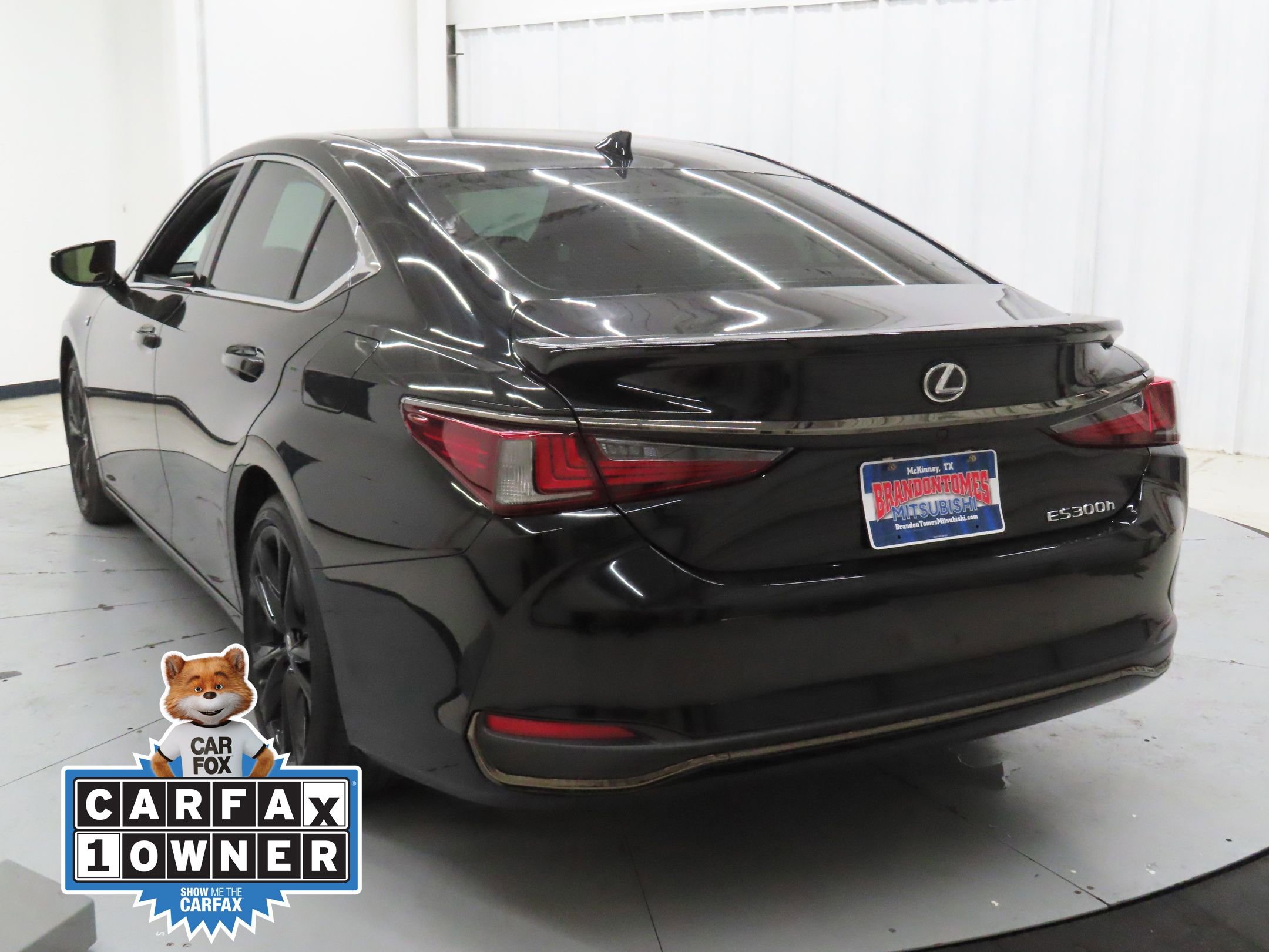 Used 2024 Lexus ES 300h F Sport w/ Accessory Package (Z2) image 5