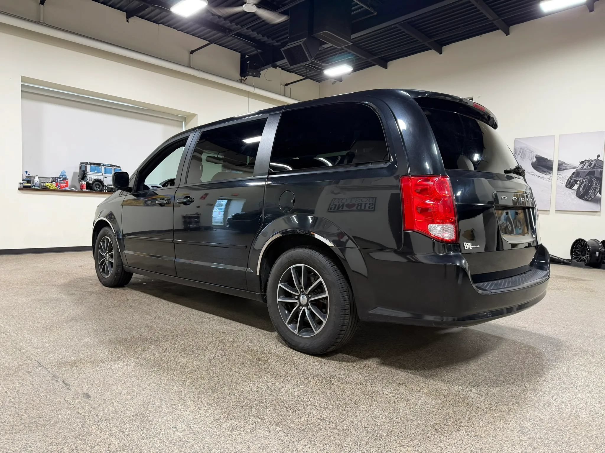 Used 2016 Dodge Grand Caravan SE FWD image 7