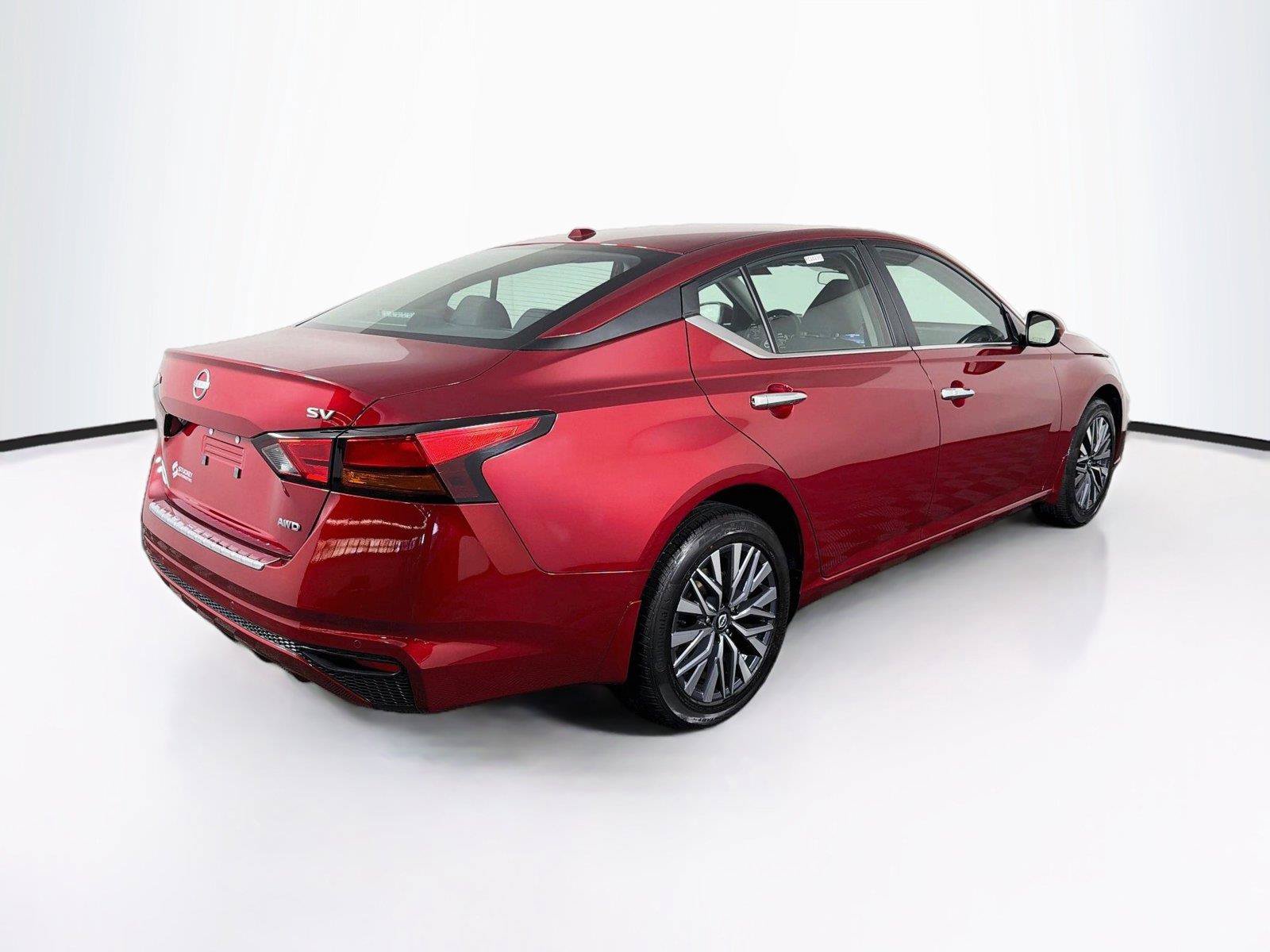 Used 2023 Nissan Altima 2.5 SV AWD/4WD image 11