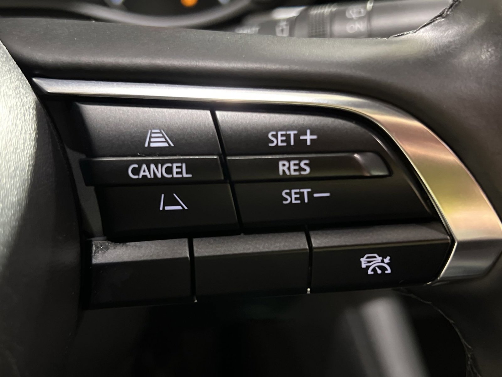 Used 2024 MAZDA MAZDA3 s FWD image 38
