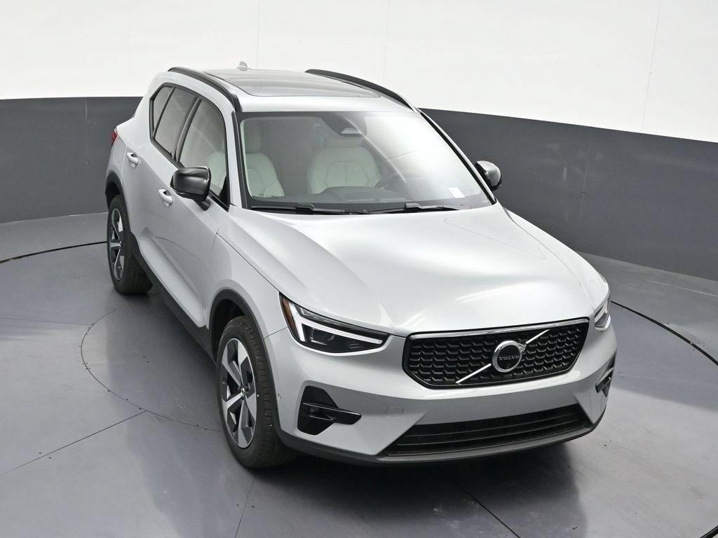 New 2026 Volvo XC40 B5 Plus w/ Protection Package Premier AWD/4WD image 19