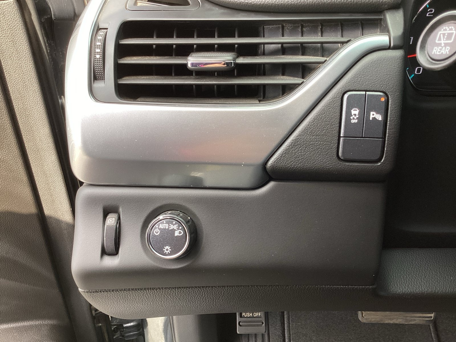 Used 2020 Chevrolet Tahoe LS RWD image 27
