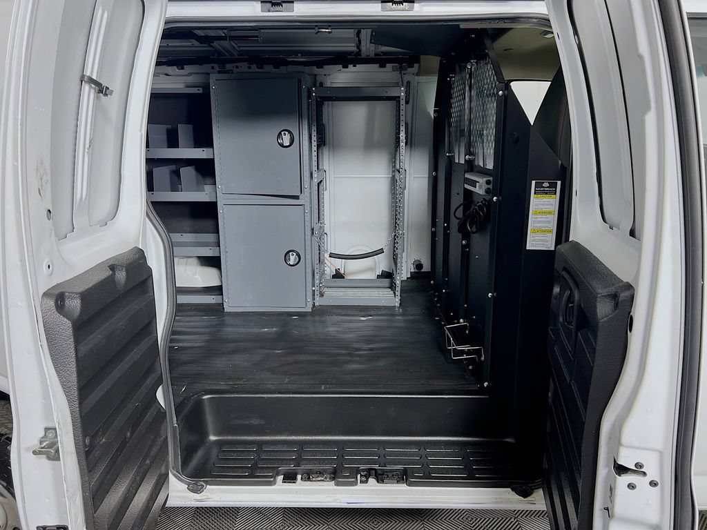 Used 2022 Chevrolet Express 2500 RWD image 23