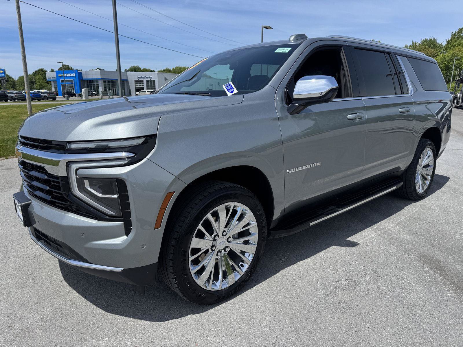 Used 2025 Chevrolet Suburban LS AWD/4WD image 4