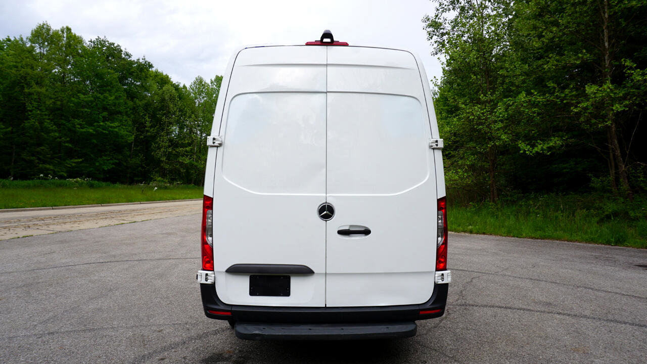 Used 2020 Mercedes-Benz Sprinter 2500 image 4