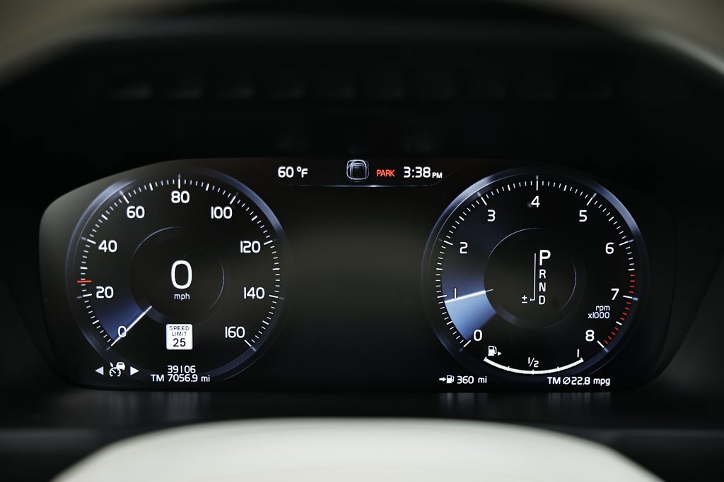 Used 2022 Volvo XC90 T6 Inscription w/ Advanced Package image 32